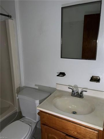 9621 8th Bay St Apt 10, Norfolk, VA 23518