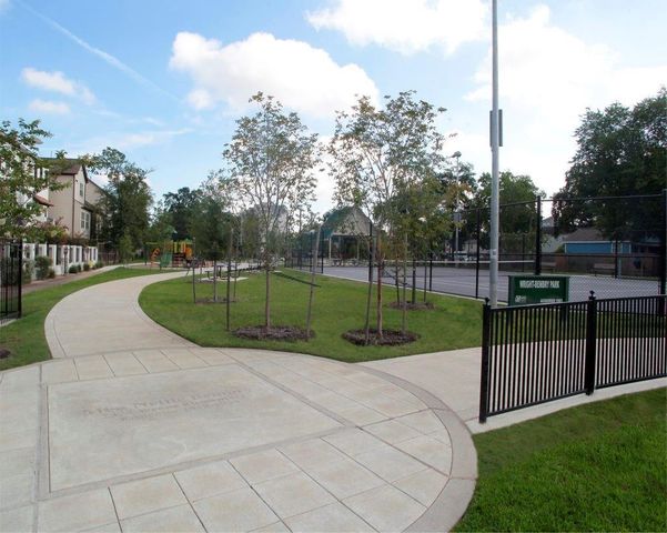 908 W 23rd Street, Houston, TX 77008