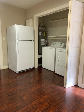 908 W 23rd Street, Houston, TX 77008