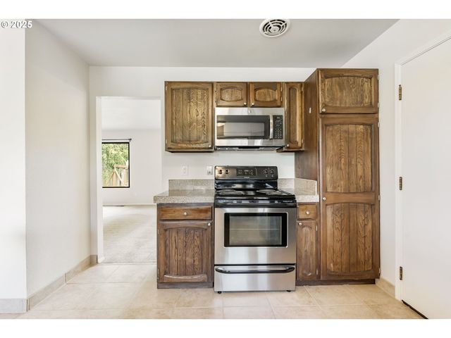 12370 Sw 121ST Ave, Tigard, OR 97223