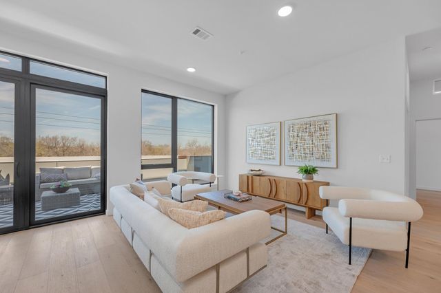 2209 S 1st ST 403, Austin, TX 78704