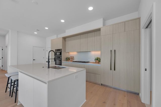 2209 S 1st ST 403, Austin, TX 78704