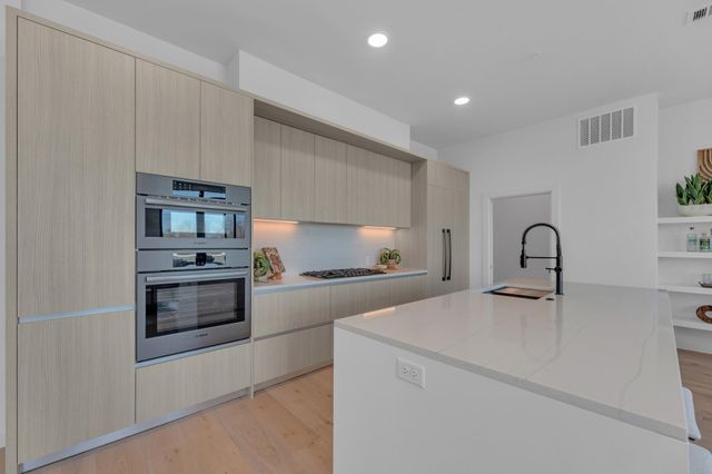 2209 S 1st ST 403, Austin, TX 78704