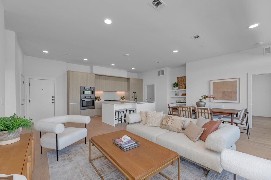 2209 S 1st ST 403, Austin, TX 78704