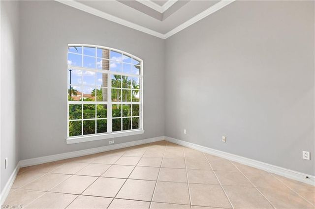 5120 Post Oak LN, Naples, FL 34105