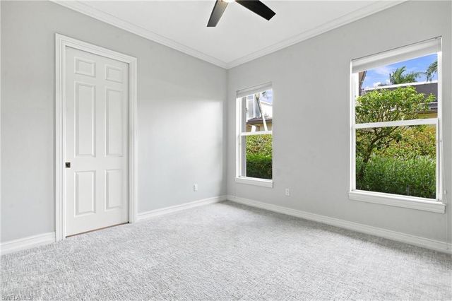 5120 Post Oak LN, Naples, FL 34105
