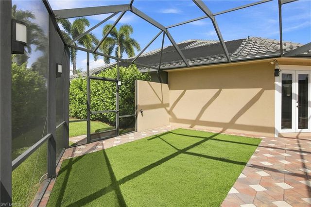 5120 Post Oak LN, Naples, FL 34105