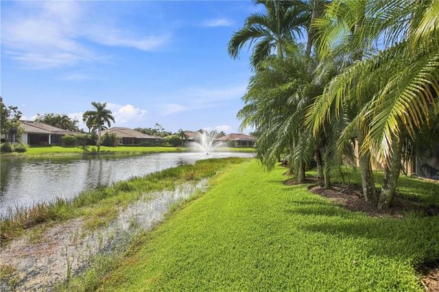 5120 Post Oak LN, Naples, FL 34105
