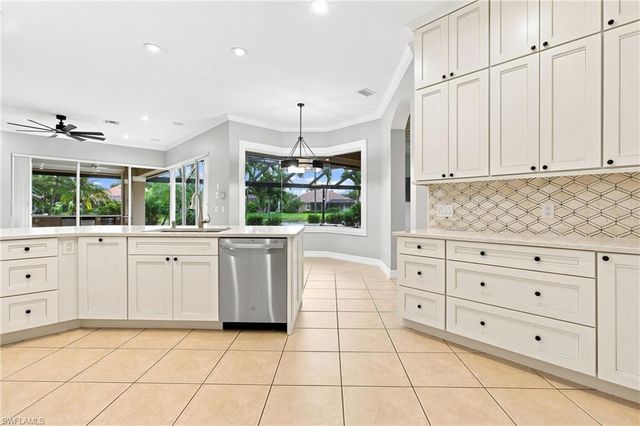 5120 Post Oak LN, Naples, FL 34105