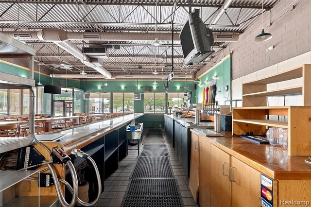 1660 Fort Street, Lincoln Park, MI 48146