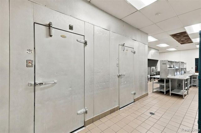 1660 Fort Street, Lincoln Park, MI 48146