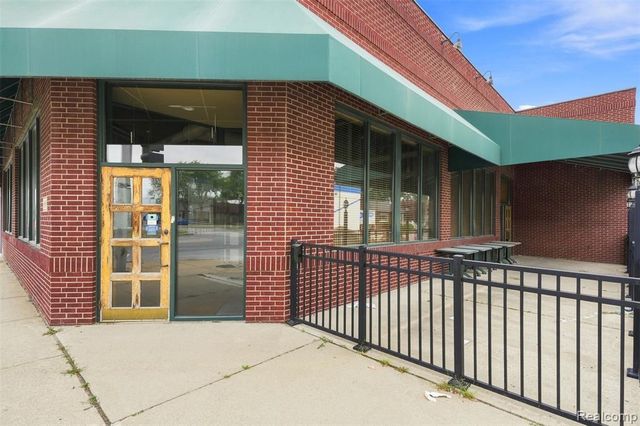 1660 Fort Street, Lincoln Park, MI 48146