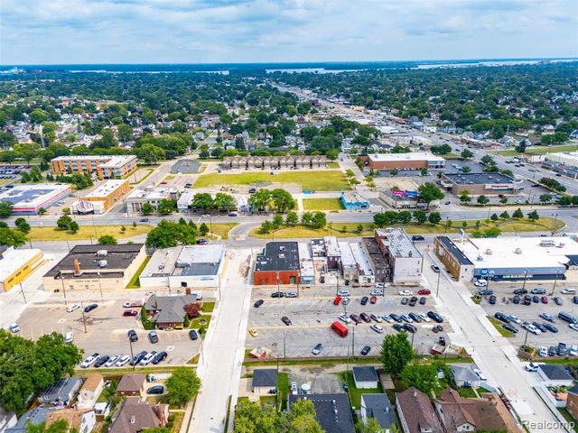 1660 Fort Street, Lincoln Park, MI 48146
