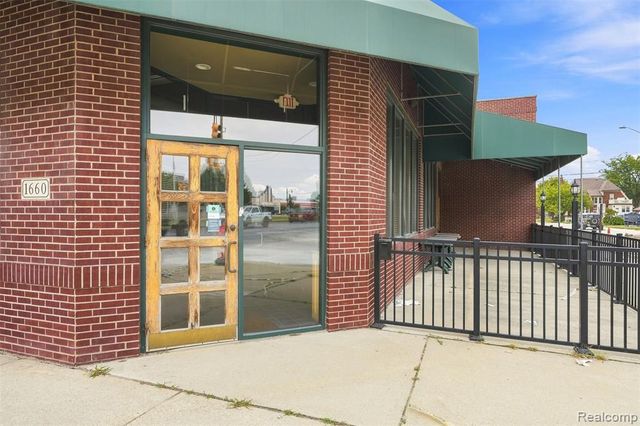 1660 Fort Street, Lincoln Park, MI 48146