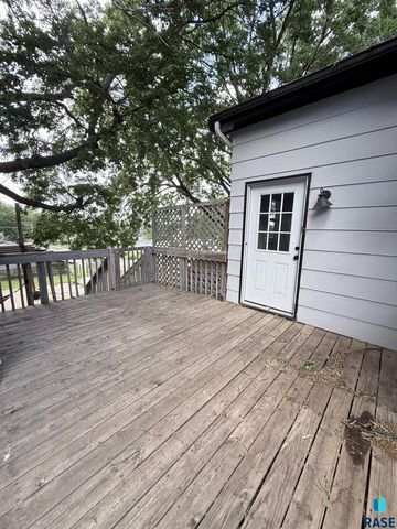 1119 N Duluth Ave Avenue, Sioux Falls, SD 57104