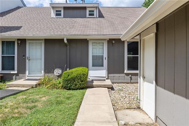 5743 N London Avenue, Kansas City, MO 64151