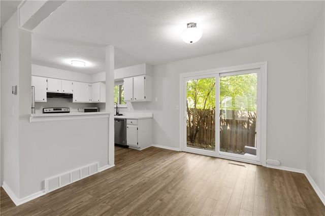 5743 N London Avenue, Kansas City, MO 64151