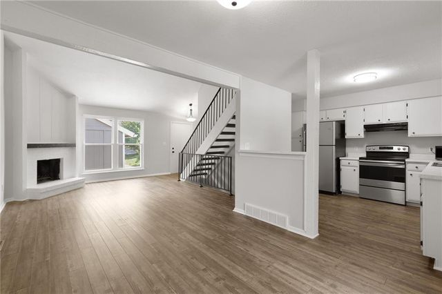 5743 N London Avenue, Kansas City, MO 64151