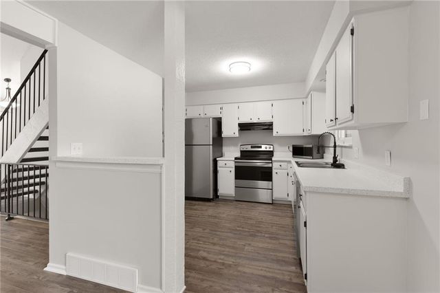 5743 N London Avenue, Kansas City, MO 64151