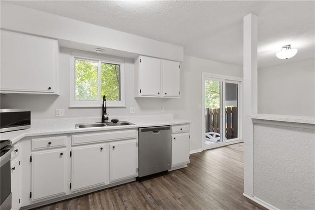 5743 N London Avenue, Kansas City, MO 64151