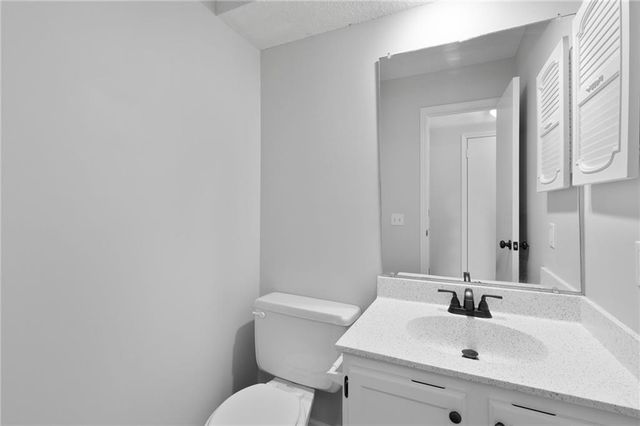 5743 N London Avenue, Kansas City, MO 64151