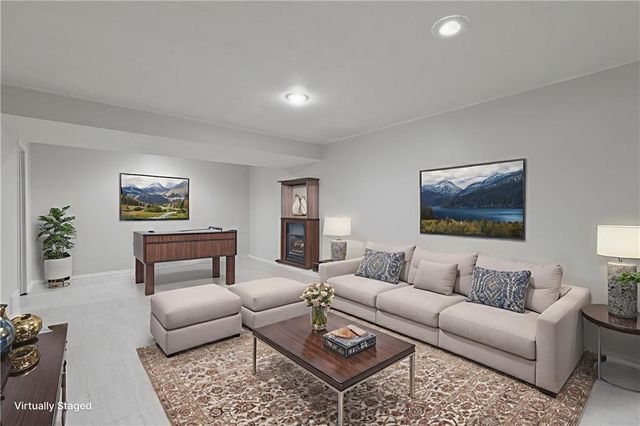 5743 N London Avenue, Kansas City, MO 64151