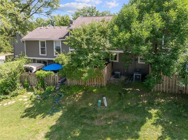 5743 N London Avenue, Kansas City, MO 64151