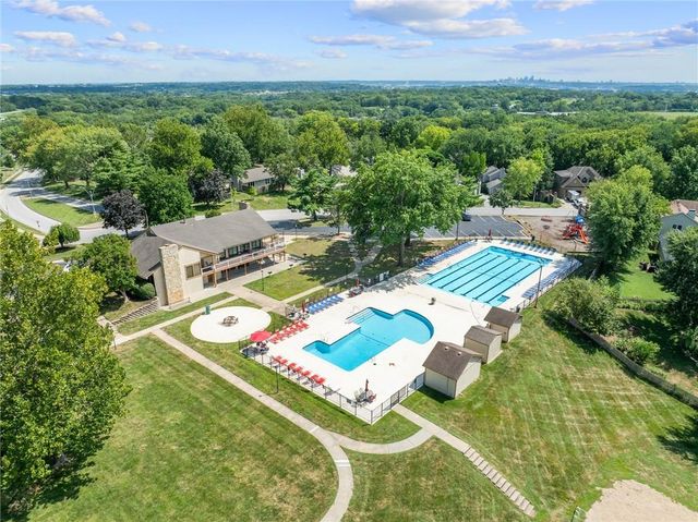 5743 N London Avenue, Kansas City, MO 64151