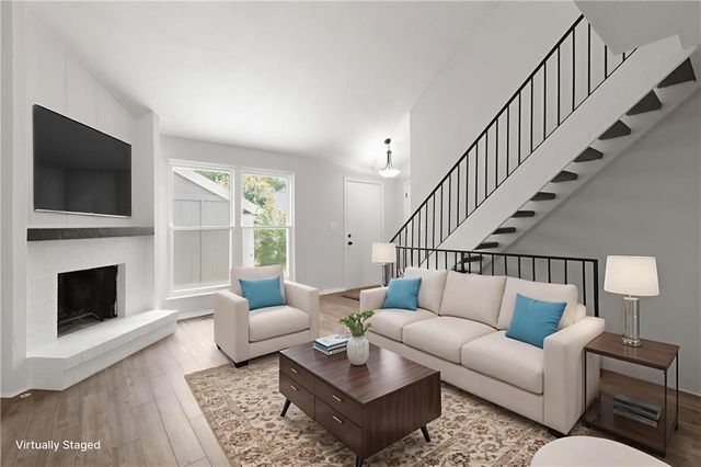 5743 N London Avenue, Kansas City, MO 64151