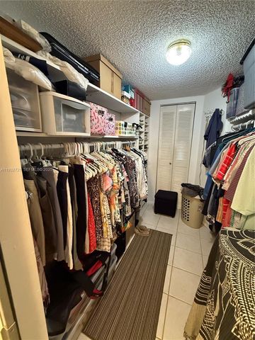 4270 NW 40th St 109, Lauderdale Lakes, FL 33319