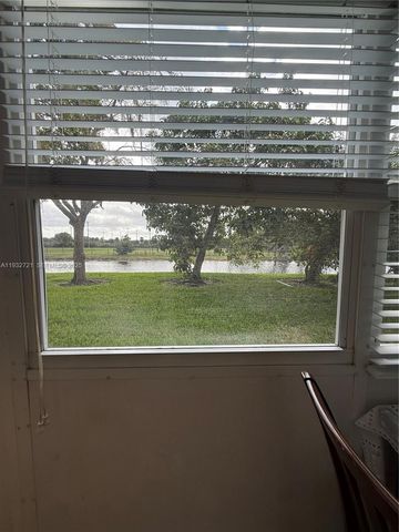 4270 NW 40th St 109, Lauderdale Lakes, FL 33319