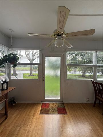 4270 NW 40th St 109, Lauderdale Lakes, FL 33319