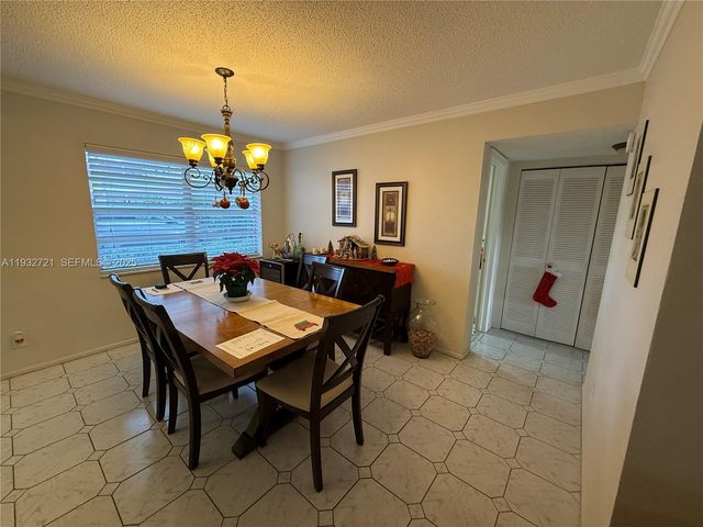 4270 NW 40th St 109, Lauderdale Lakes, FL 33319