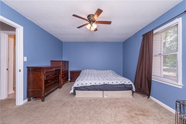 11 Corwin CIR, Hampton, VA 23666