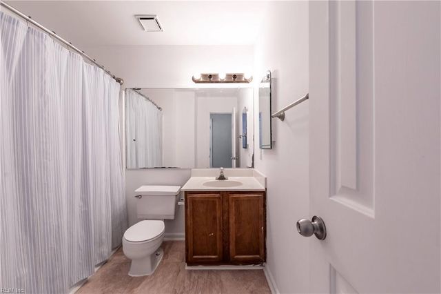 11 Corwin CIR, Hampton, VA 23666