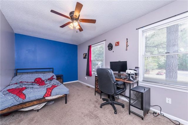 11 Corwin CIR, Hampton, VA 23666