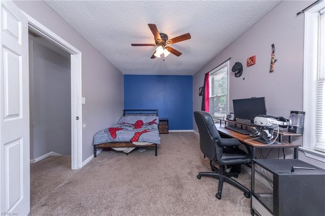 11 Corwin CIR, Hampton, VA 23666