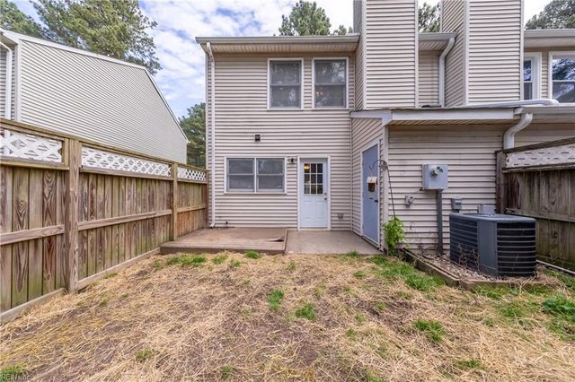 11 Corwin CIR, Hampton, VA 23666