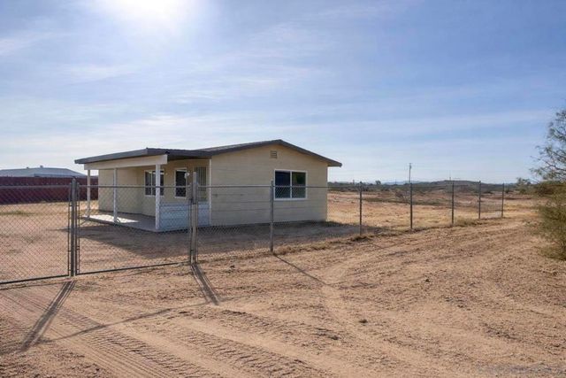 2787 Shawnee Trl, Landers, CA 92285