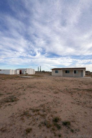 2787 Shawnee Trl, Landers, CA 92285