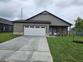 919 N Forestview St, Wichita, KS 67235