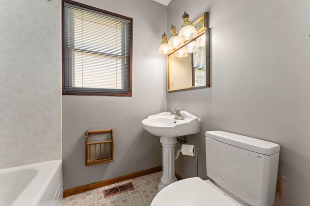 756 Imperial Road, Valparaiso, IN 46385