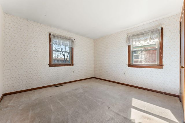 756 Imperial Road, Valparaiso, IN 46385