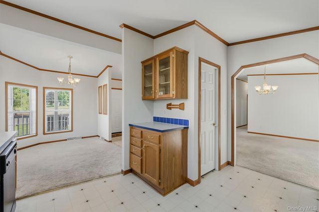 1 Palm Circle, Poughkeepsie, NY 12603