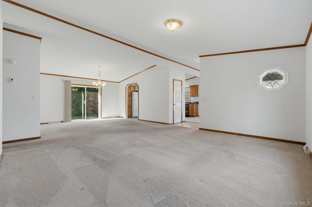 1 Palm Circle, Poughkeepsie, NY 12603
