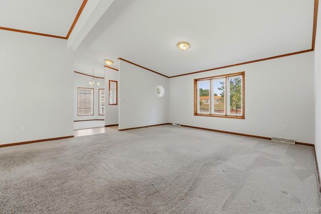 1 Palm Circle, Poughkeepsie, NY 12603