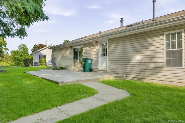 1 Palm Circle, Poughkeepsie, NY 12603