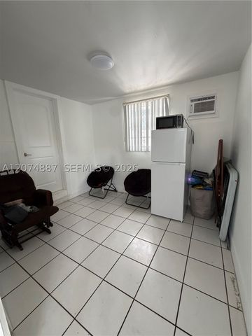 1864 NW 27th St B, Miami, FL 33142