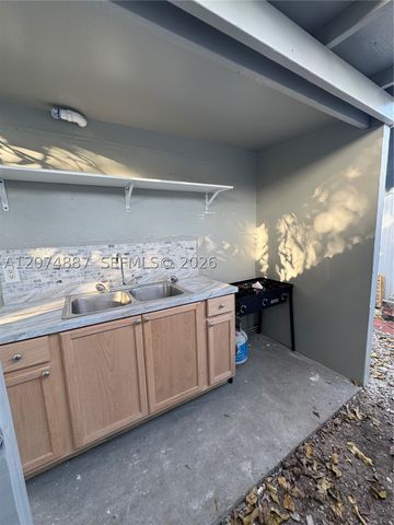 1864 NW 27th St B, Miami, FL 33142