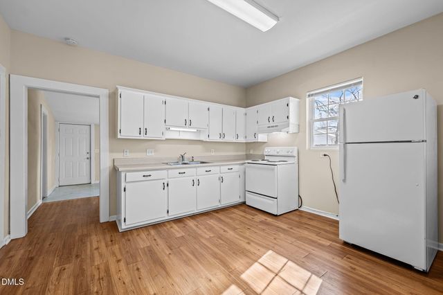 624 Delaware Avenue, Burlington, NC 27217